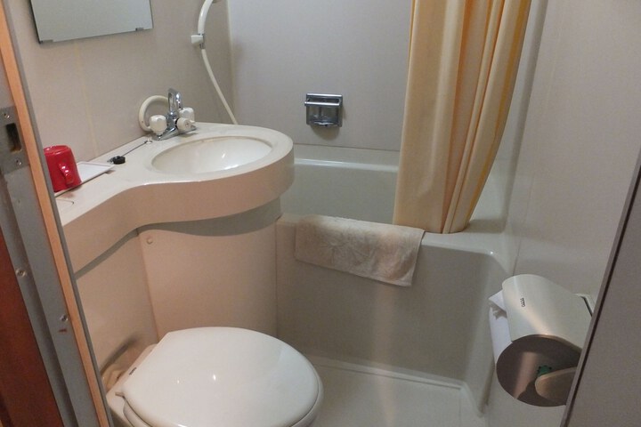 Room 10 of 23