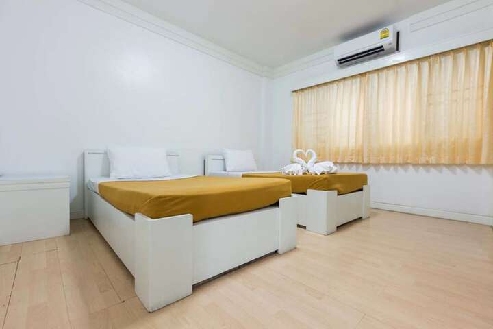 Room 12 of 22