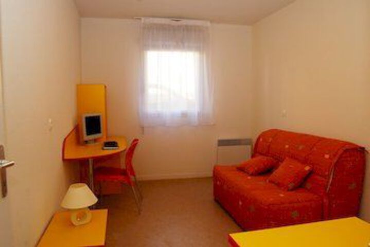 Room 11 of 13