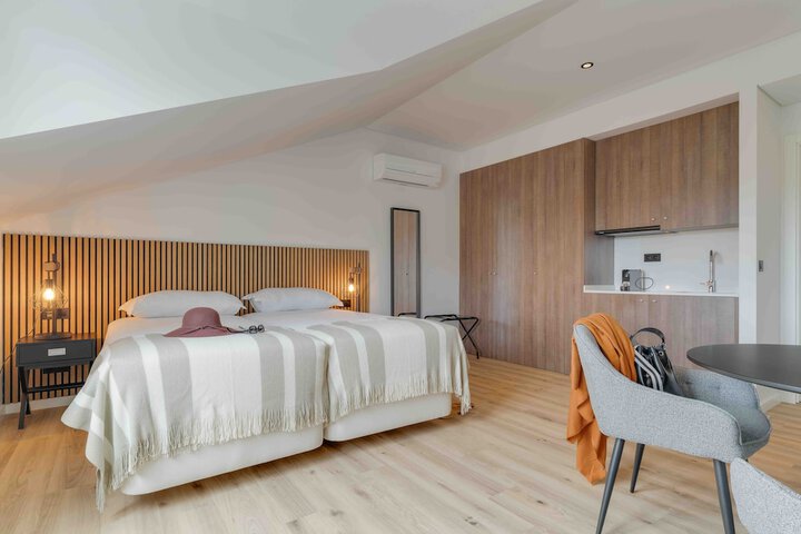 Room 5 of 63