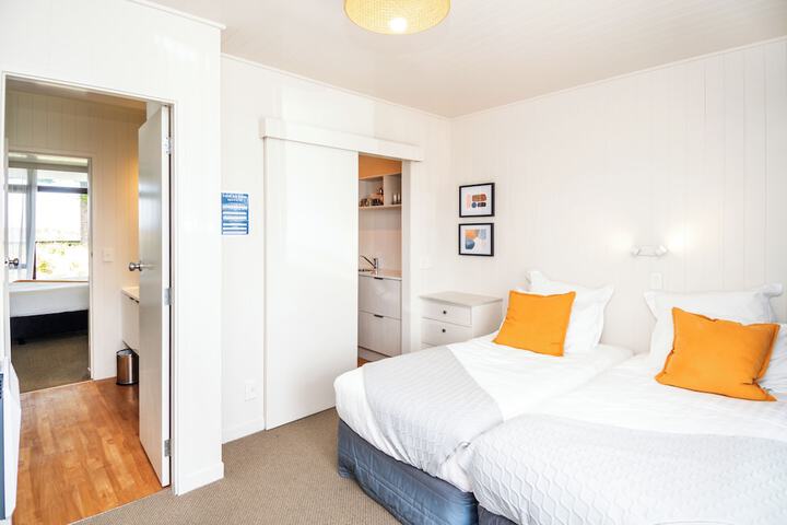 Room 8 of 27