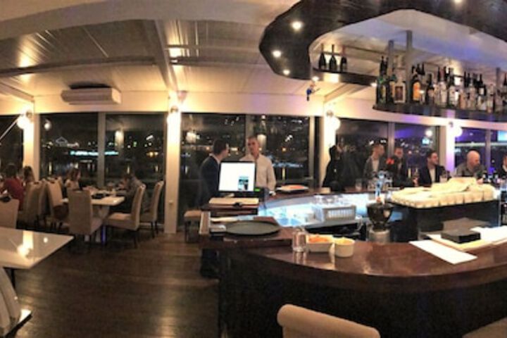 Lounge 133 of 167