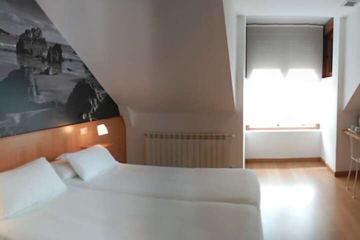 Room 4 of 24