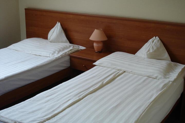Room 7 of 37