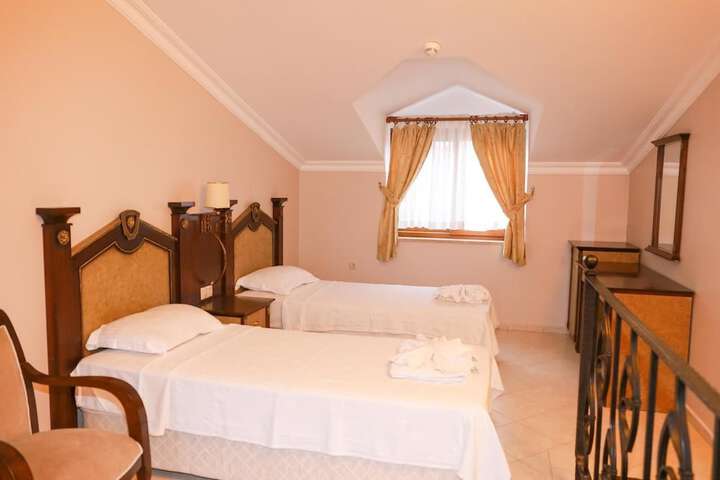 Room 12 of 12