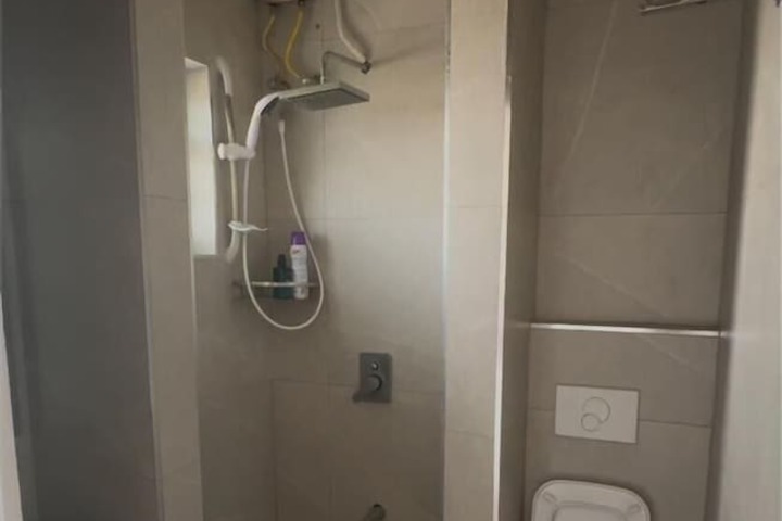 Room 42 of 60