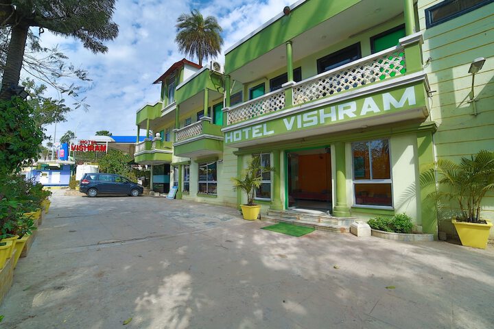 Hotel Exterior 54 of 57