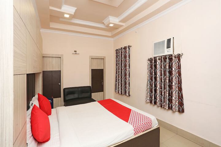 Room 5 of 20