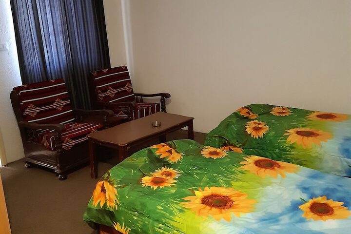 Room 6 of 73
