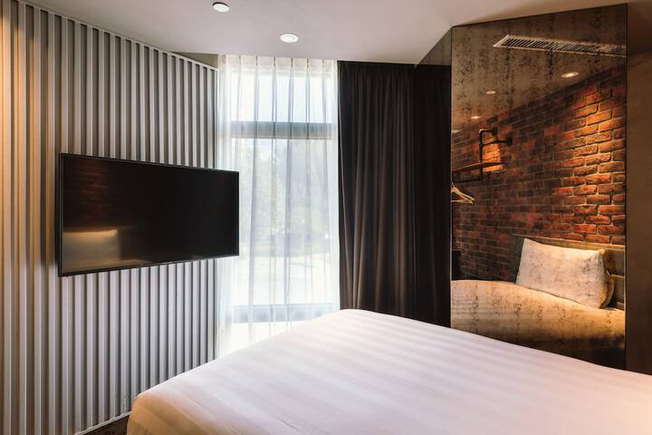 Room 10 of 39