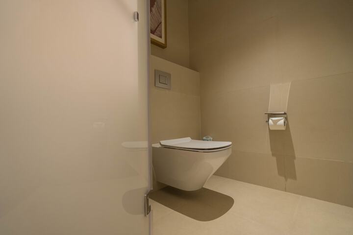 Room 28 of 48