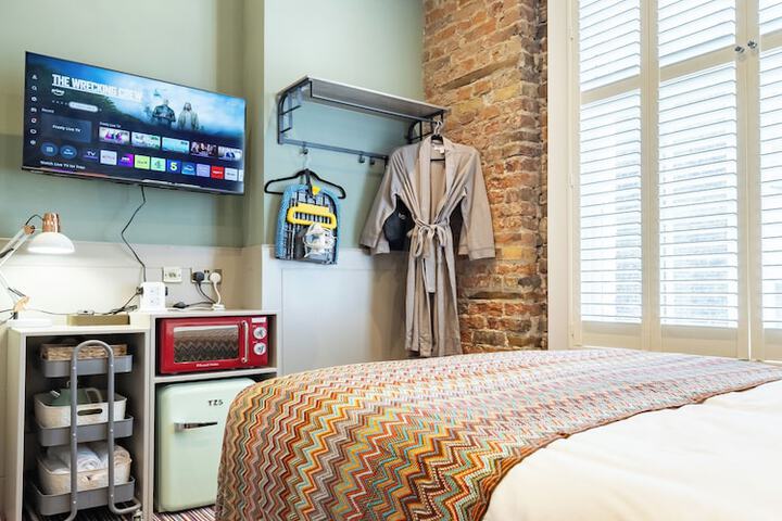 Room 200 of 344