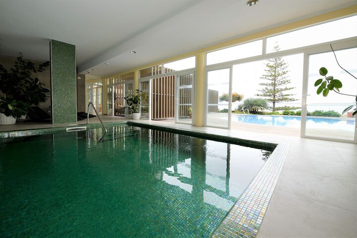 Hotel Pool