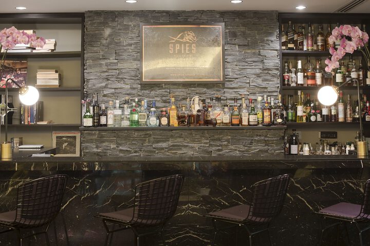 Lounge 62 of 77