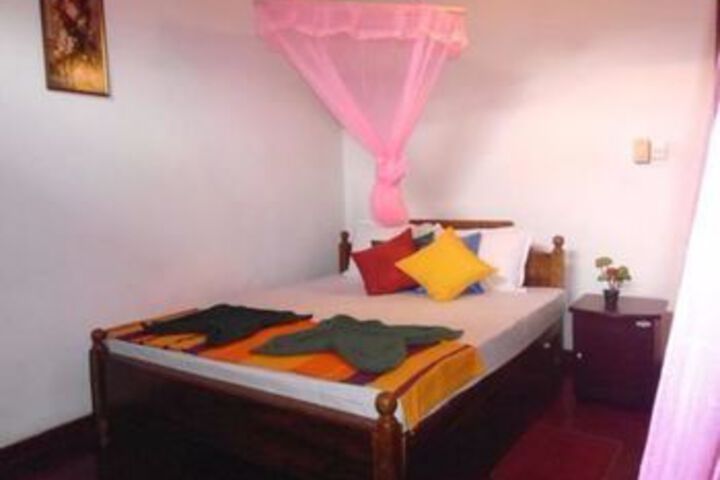 Room 5 of 20
