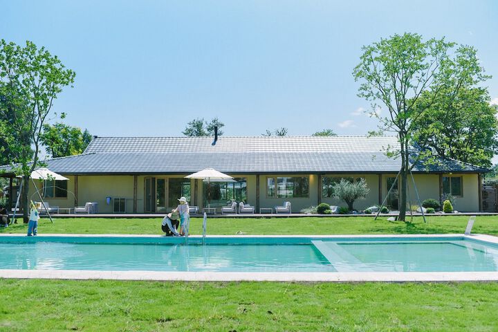 Pool 14 of 38