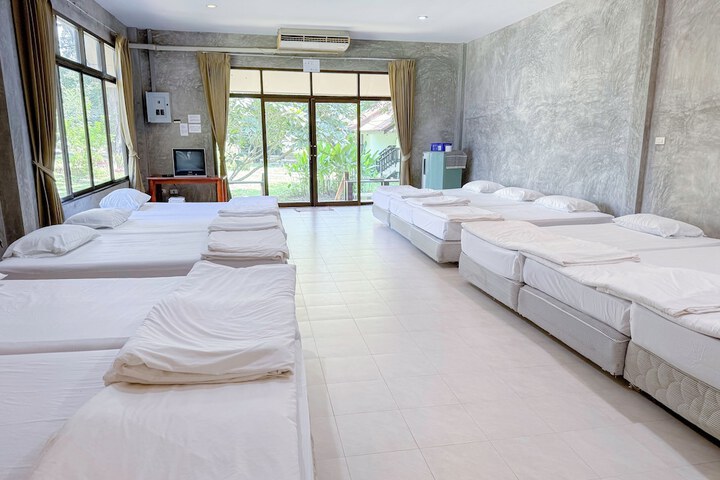 Room 18 of 74