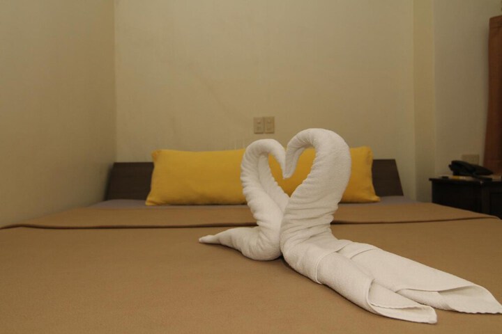 Room 20 of 33