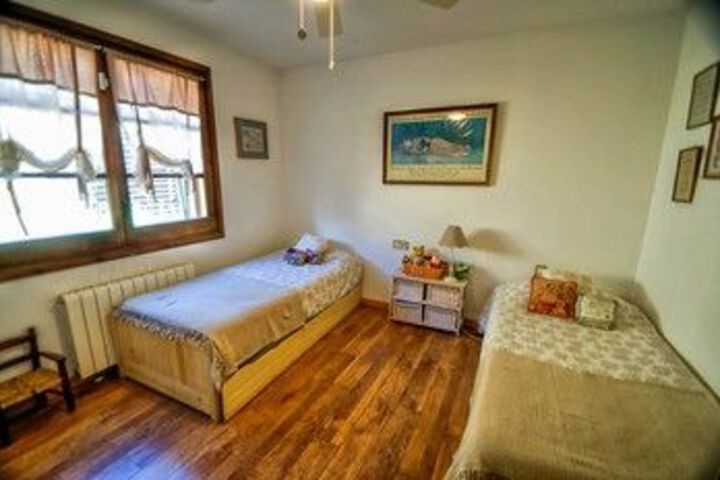 Room 9 of 31