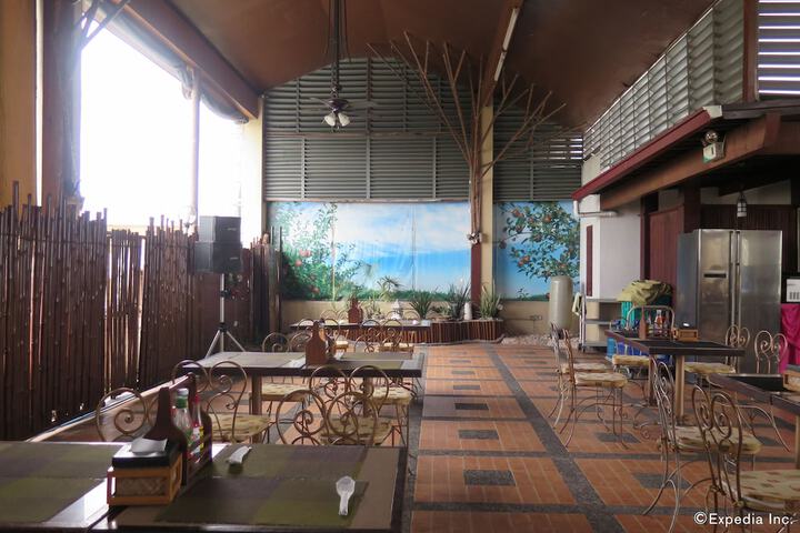 Dining Photos