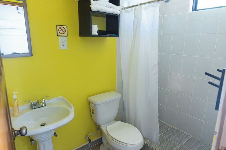 Room 10 of 18