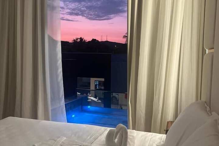 Room 20 of 102