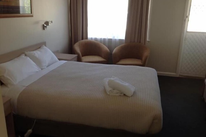 Room 5 of 40