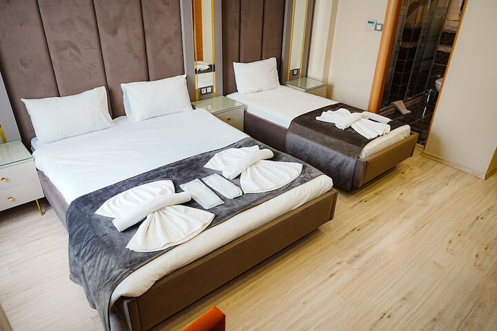 Room 14 of 65