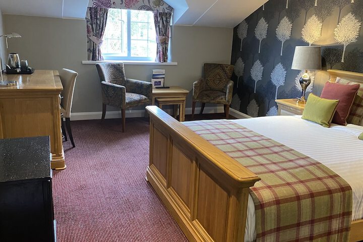 Room 28 of 103