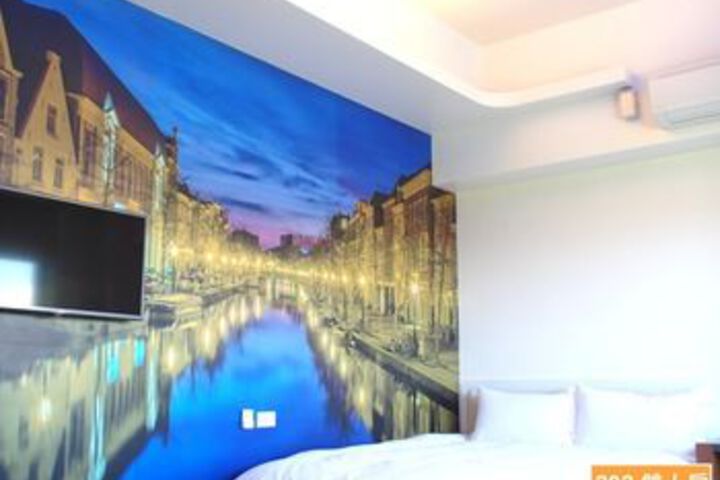Room 12 of 36