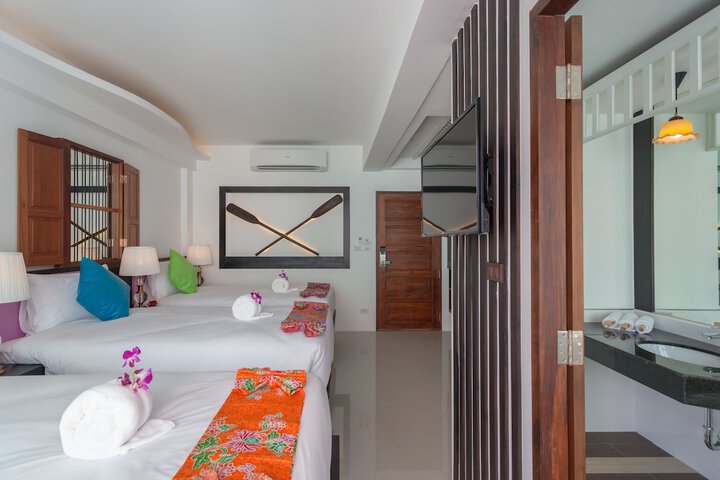 Room 27 of 119