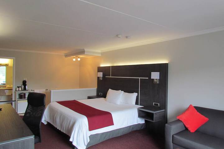 Room 21 of 64
