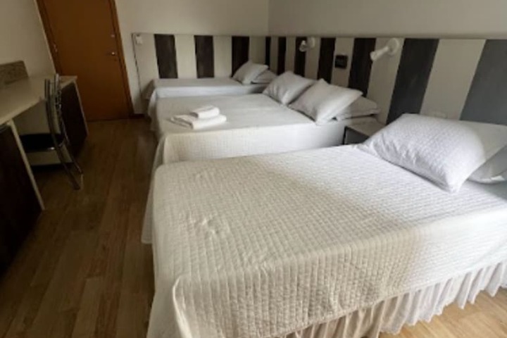 Room 17 of 42