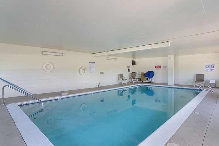Pool Hotel