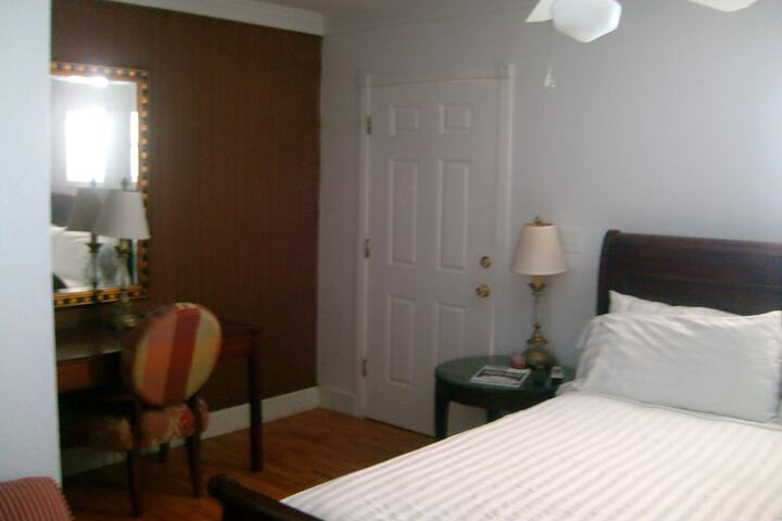Room 2 of 29