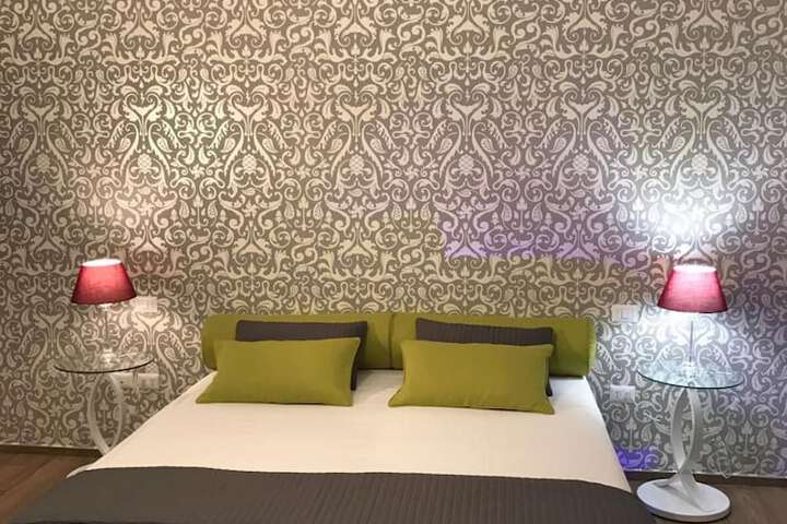 Room 8 of 34