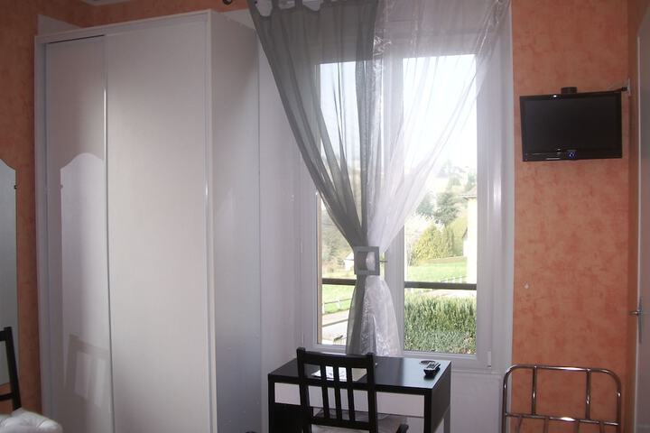 Room 16 of 31