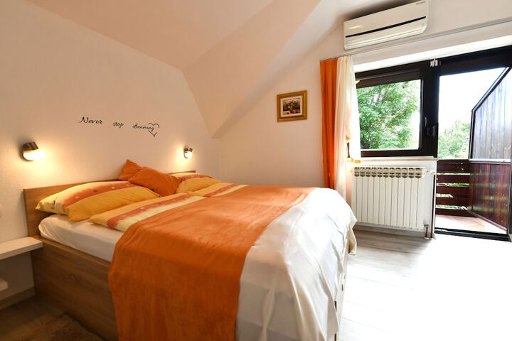 Room 6 of 54