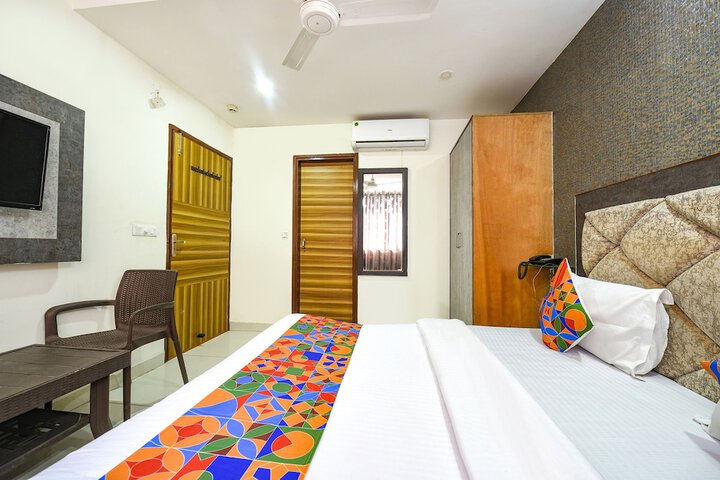 Room 16 of 25