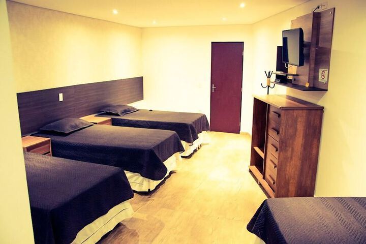 Room 5 of 12