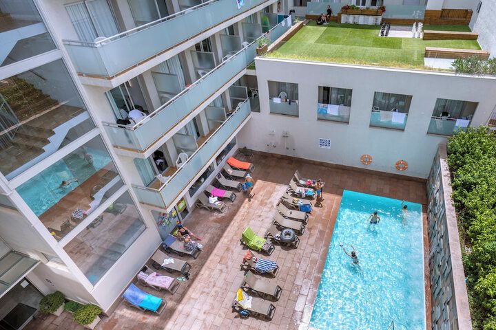 Pools & Facilities