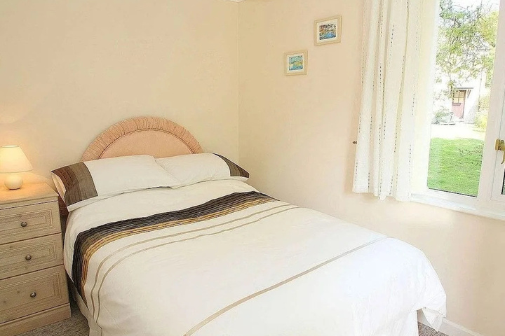 Room 2 of 16