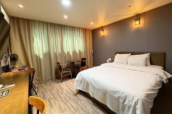 Room 47 of 73