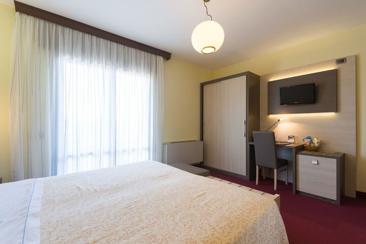 Room 10 of 45