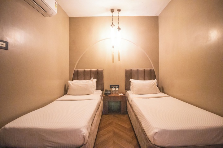 Room 42 of 58