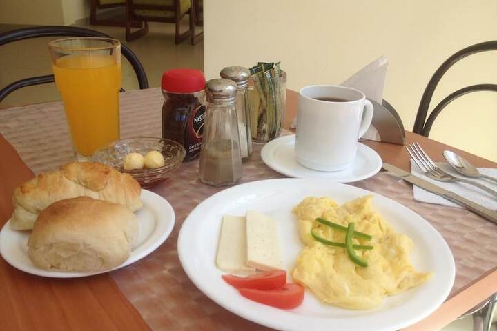 Breakfast/Coffee Service 18 of 24