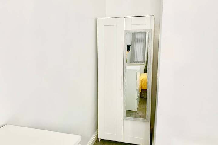 Room 12 of 24