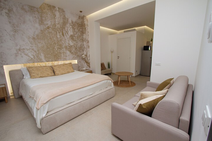 Room 27 of 90