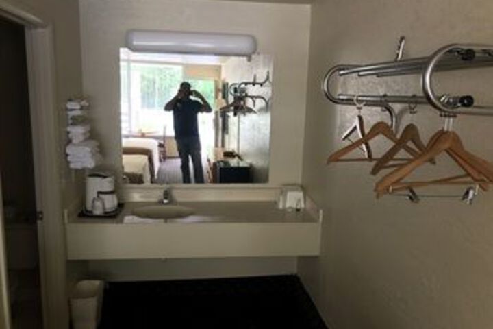 Room 7 of 48