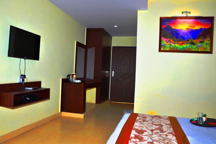 Room 11 of 34
